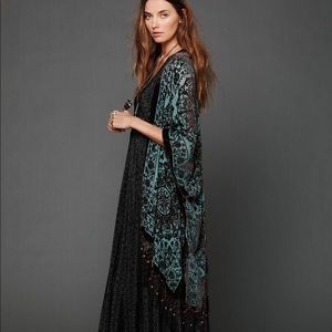 Free People Pretty Capelet